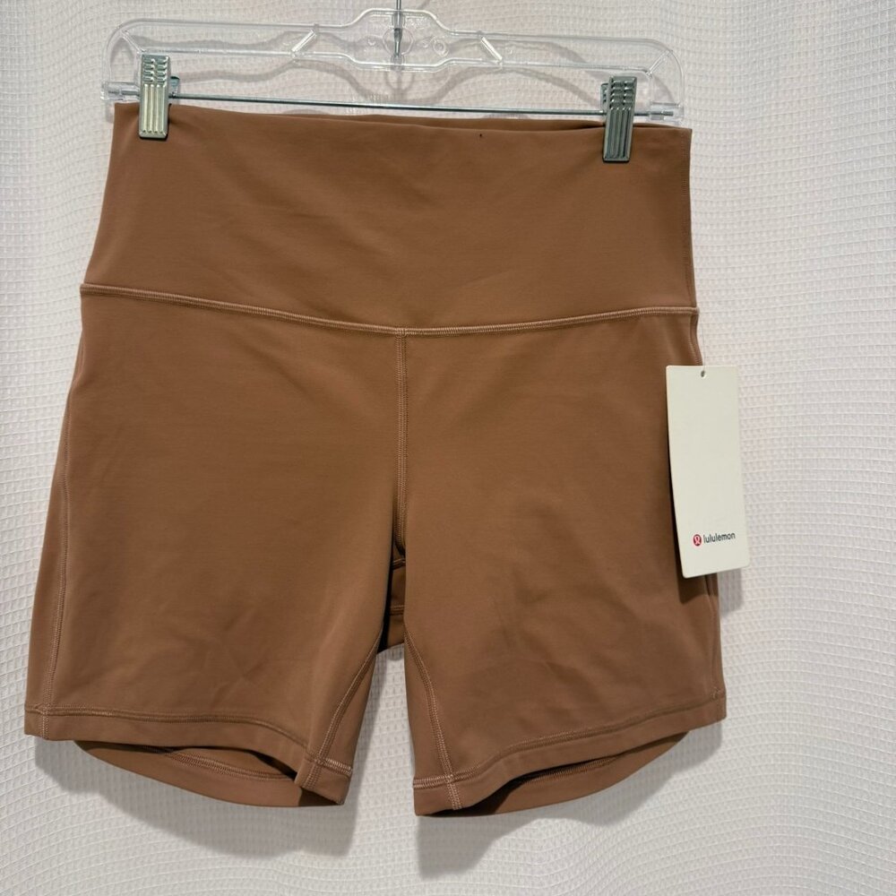 lululemon 6" Short -